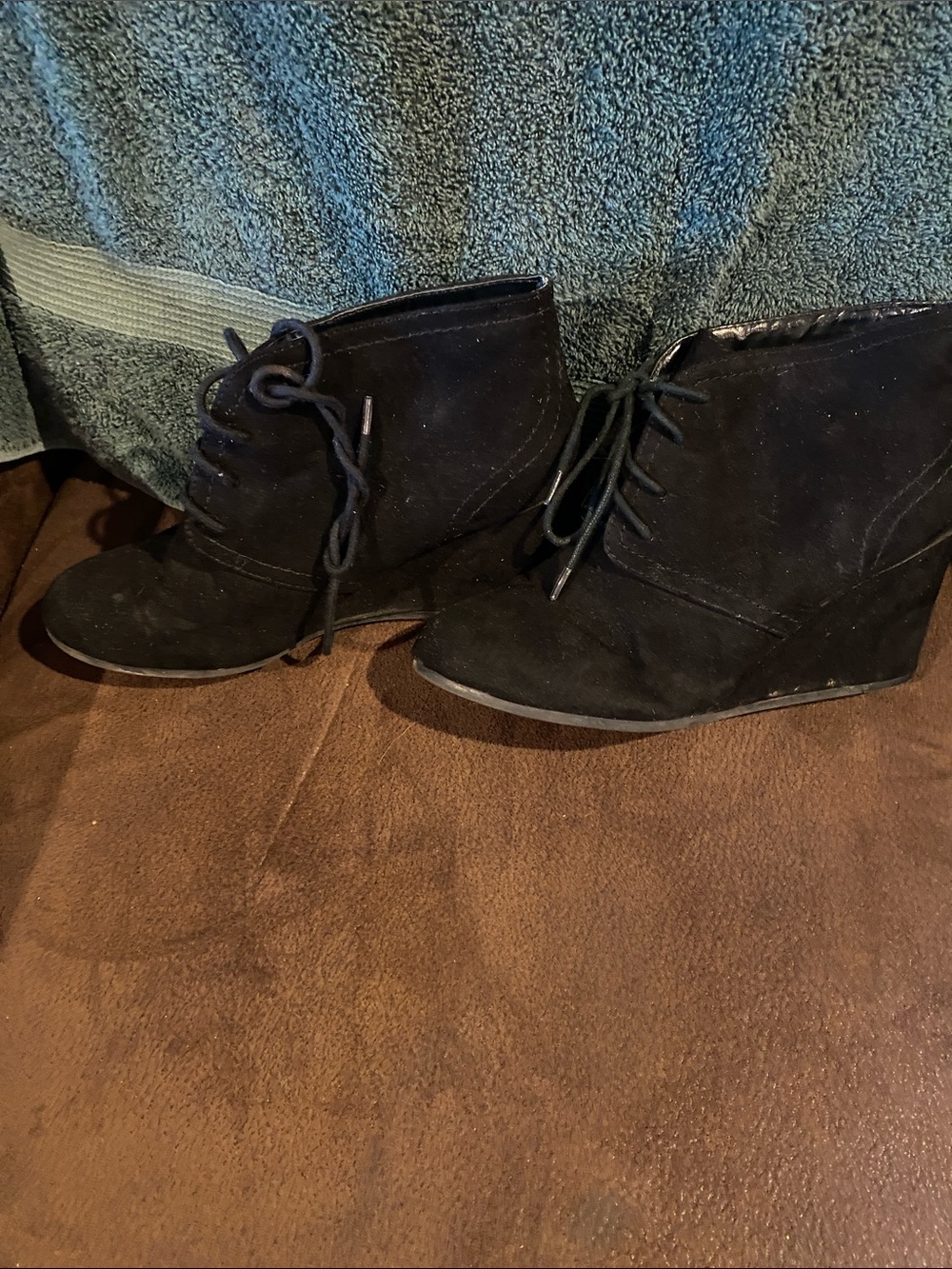 Source Unknown Black Suede Lace-Up Wedge Booties